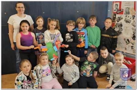 1b zgłębia tajniki przyrody.