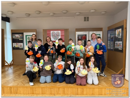 Klasa 3b na tropie kujawskich zwyczajów wielkanocnych